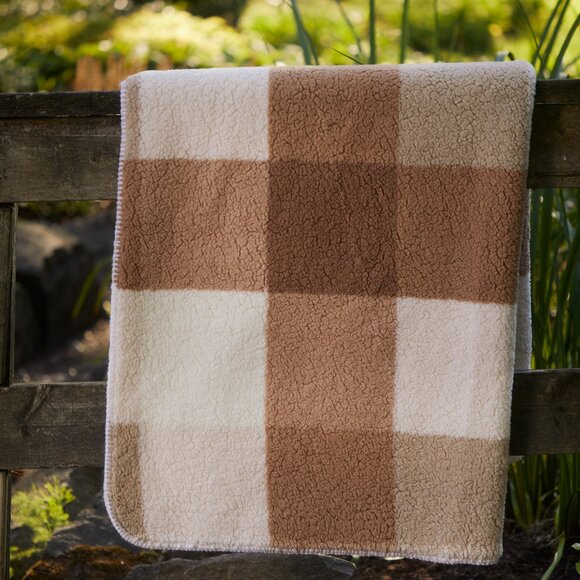 Luxe Home Decor Classic Faux Fur Throw | 1-Piece | Taupe plaid combo | 50"x60" - Picture 3 of 11